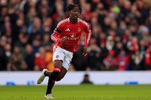 前两轮0分钟！英媒：梅努考虑自己的未来，可能关窗前离队